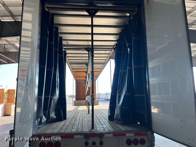 image for item EH2844 2009 Wilson CFD-900 side curtain trailer