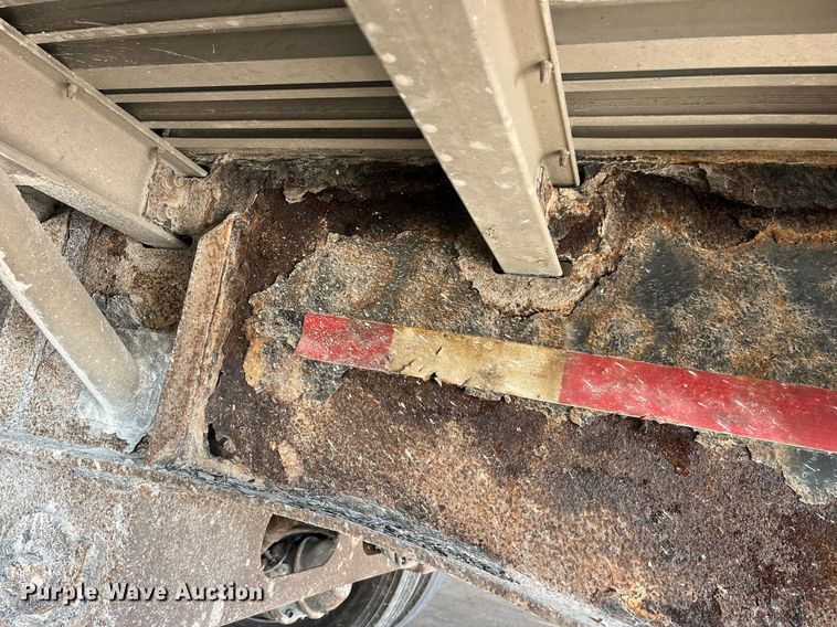 image for item EH2844 2009 Wilson CFD-900 side curtain trailer