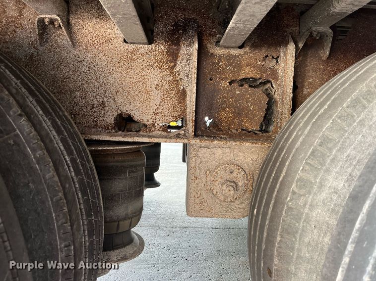 image for item EH2844 2009 Wilson CFD-900 side curtain trailer