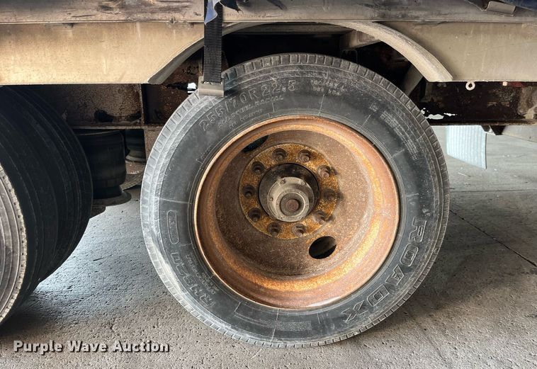 image for item EH2844 2009 Wilson CFD-900 side curtain trailer