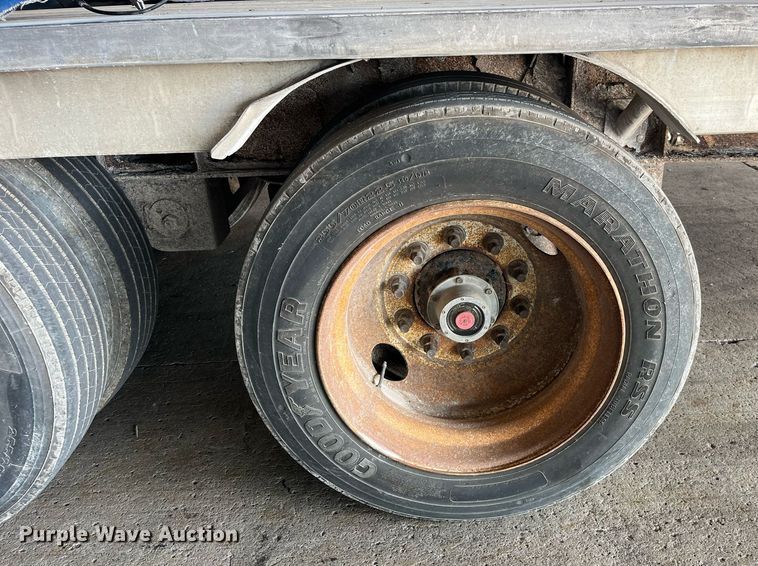 image for item EH2844 2009 Wilson CFD-900 side curtain trailer