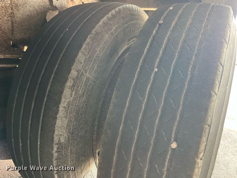 image for item EH2844 2009 Wilson CFD-900 side curtain trailer