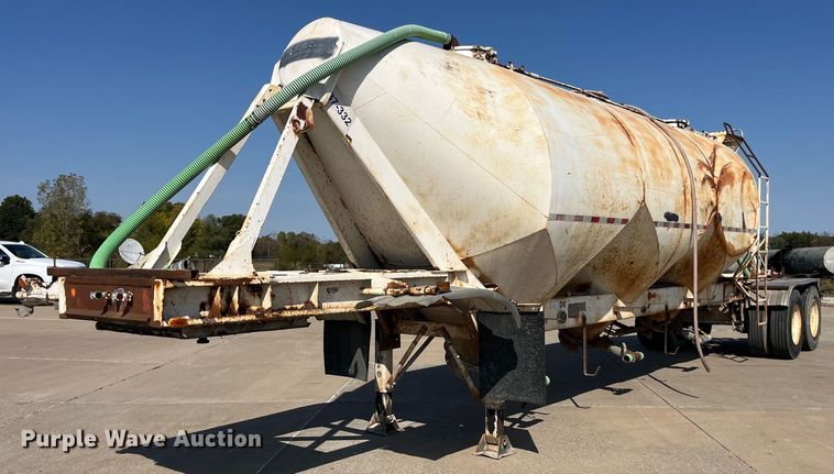 image for item EH2854 1988 Fruehauf HEB-F2-J 1000 pneumatic dry bulk trailer