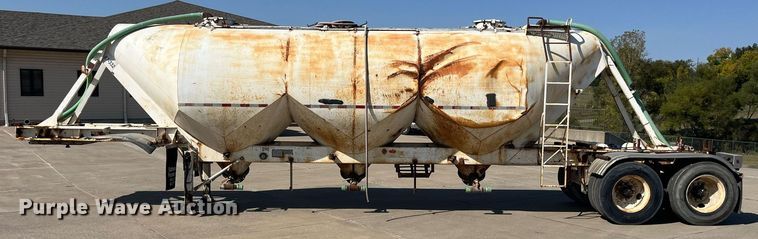 image for item EH2854 1988 Fruehauf HEB-F2-J 1000 pneumatic dry bulk trailer