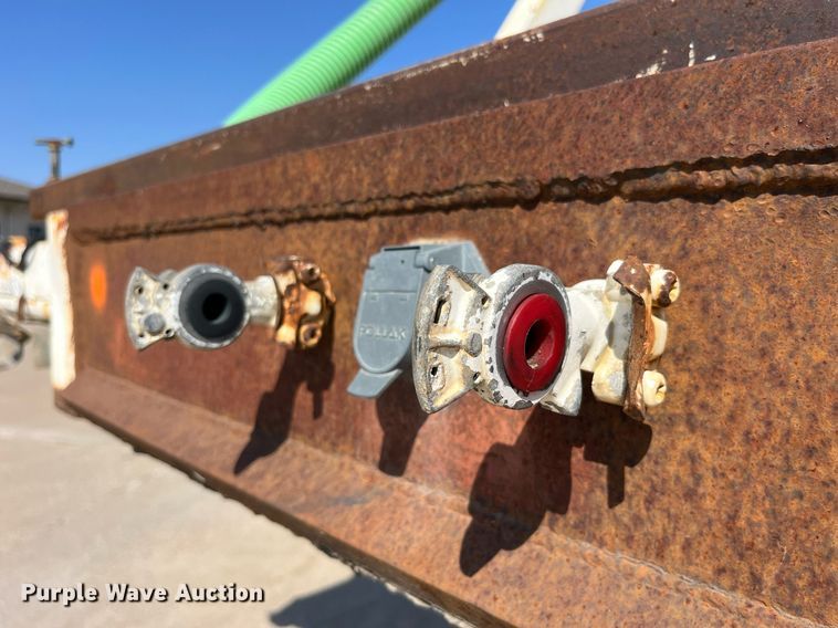 image for item EH2854 1988 Fruehauf HEB-F2-J 1000 pneumatic dry bulk trailer