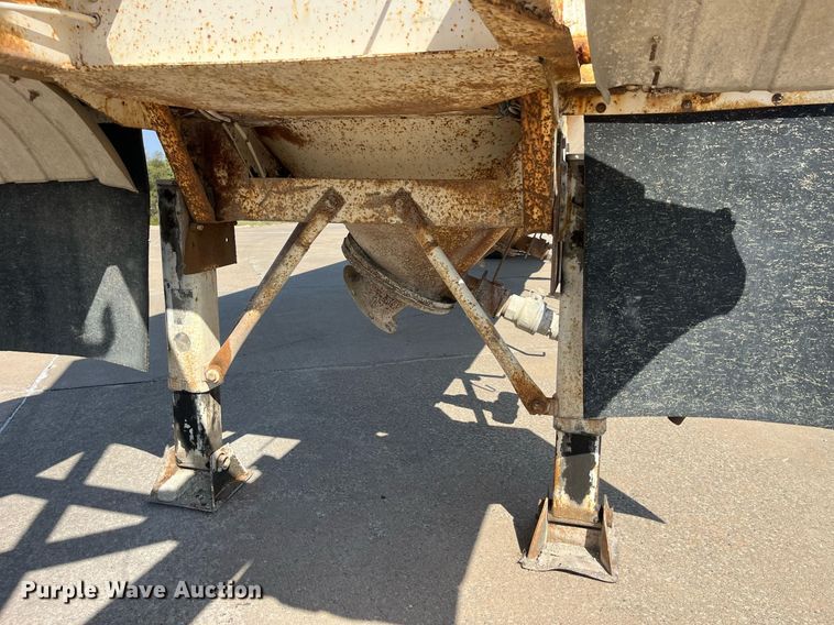 image for item EH2854 1988 Fruehauf HEB-F2-J 1000 pneumatic dry bulk trailer