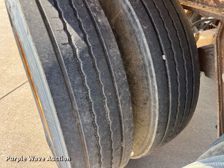 image for item EH2854 1988 Fruehauf HEB-F2-J 1000 pneumatic dry bulk trailer