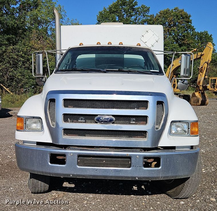 image for item EI8412 2006 Ford F750 Super Duty XL wireline truck