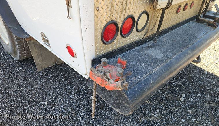 image for item EI8412 2006 Ford F750 Super Duty XL wireline truck