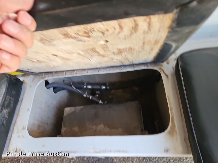 image for item EI8412 2006 Ford F750 Super Duty XL wireline truck