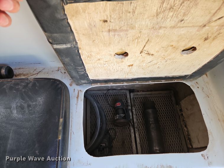 image for item EI8412 2006 Ford F750 Super Duty XL wireline truck