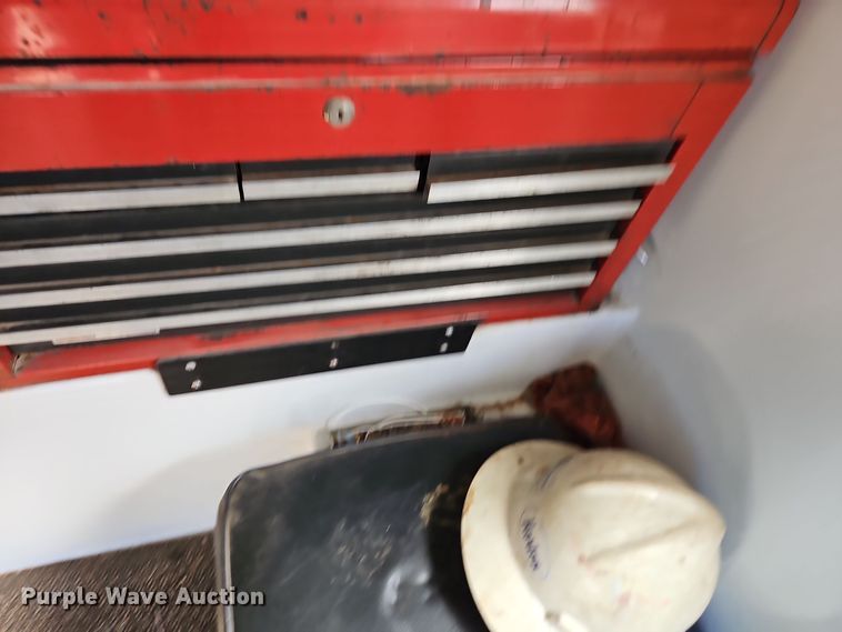 image for item EI8412 2006 Ford F750 Super Duty XL wireline truck