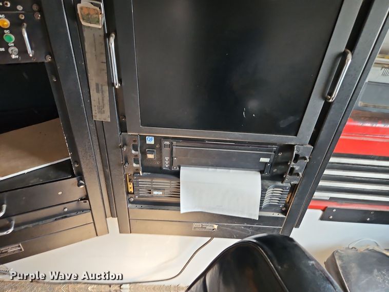 image for item EI8412 2006 Ford F750 Super Duty XL wireline truck