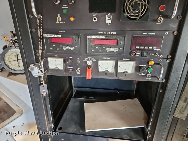 image for item EI8412 2006 Ford F750 Super Duty XL wireline truck