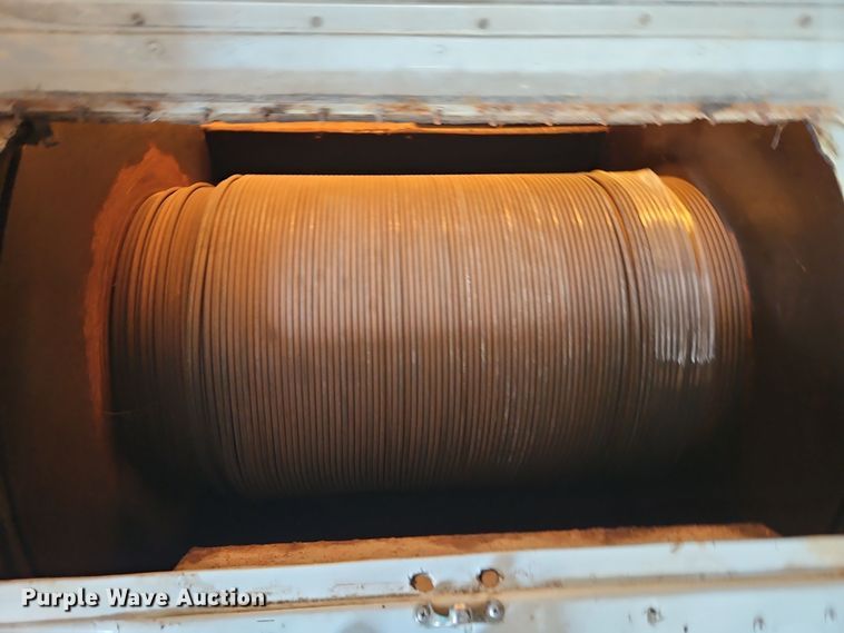 image for item EI8412 2006 Ford F750 Super Duty XL wireline truck