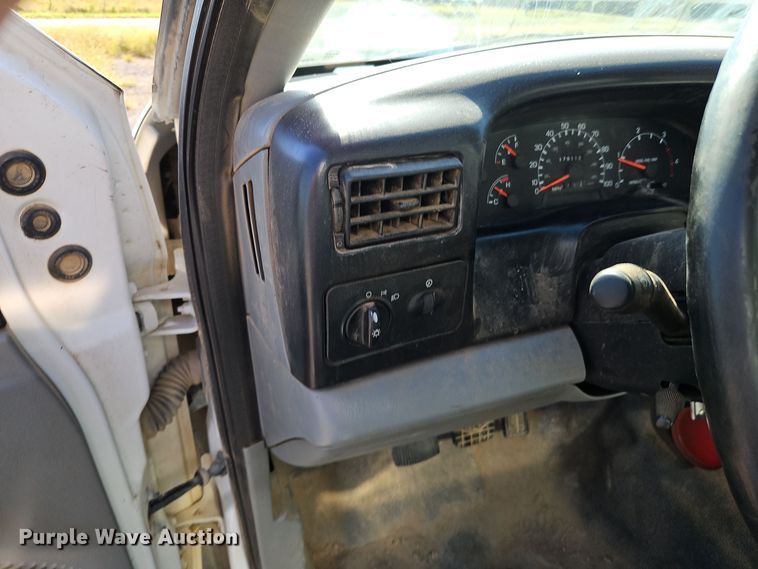 image for item EI8412 2006 Ford F750 Super Duty XL wireline truck