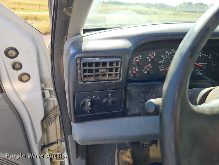 image for item EI8412 2006 Ford F750 Super Duty XL wireline truck