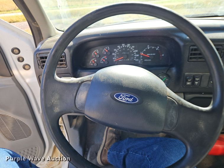 image for item EI8412 2006 Ford F750 Super Duty XL wireline truck