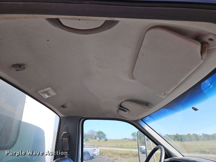 image for item EI8412 2006 Ford F750 Super Duty XL wireline truck