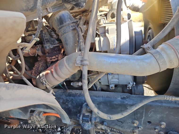 image for item EI8412 2006 Ford F750 Super Duty XL wireline truck