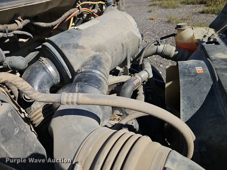 image for item EI8412 2006 Ford F750 Super Duty XL wireline truck