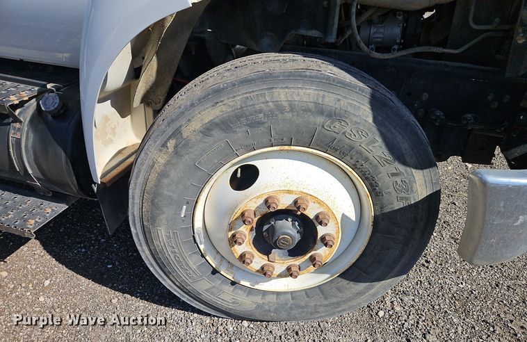 image for item EI8412 2006 Ford F750 Super Duty XL wireline truck