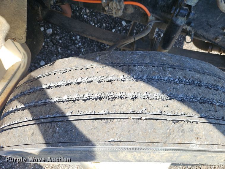 image for item EI8412 2006 Ford F750 Super Duty XL wireline truck