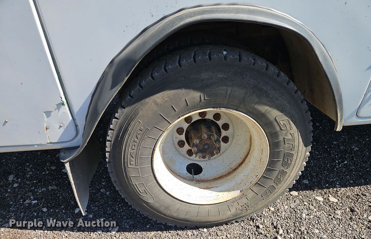 image for item EI8412 2006 Ford F750 Super Duty XL wireline truck