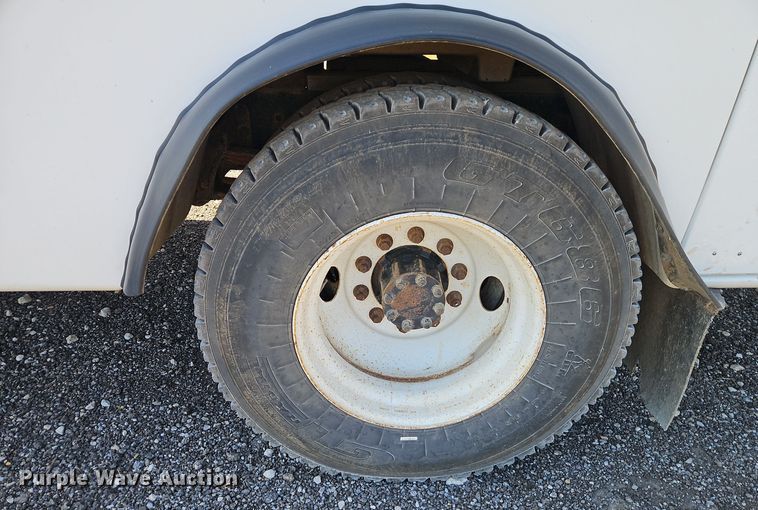 image for item EI8412 2006 Ford F750 Super Duty XL wireline truck