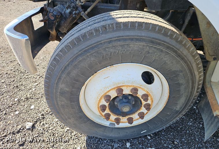 image for item EI8412 2006 Ford F750 Super Duty XL wireline truck