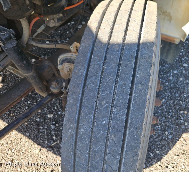 image for item EI8412 2006 Ford F750 Super Duty XL wireline truck