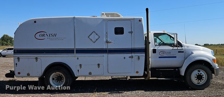 image for item EI8413 2006 Ford F750 Super Duty XLT wireline truck