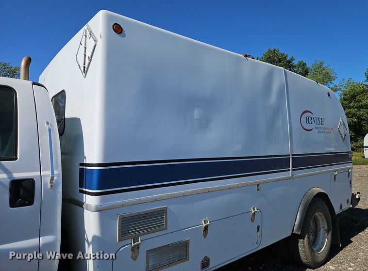 image for item EI8413 2006 Ford F750 Super Duty XLT wireline truck