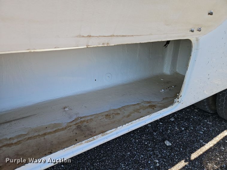 image for item EI8413 2006 Ford F750 Super Duty XLT wireline truck