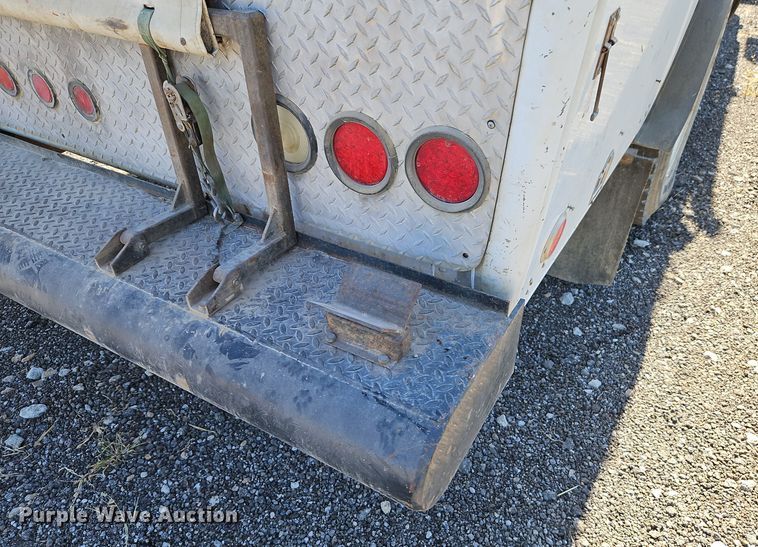 image for item EI8413 2006 Ford F750 Super Duty XLT wireline truck