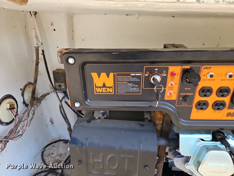 image for item EI8413 2006 Ford F750 Super Duty XLT wireline truck