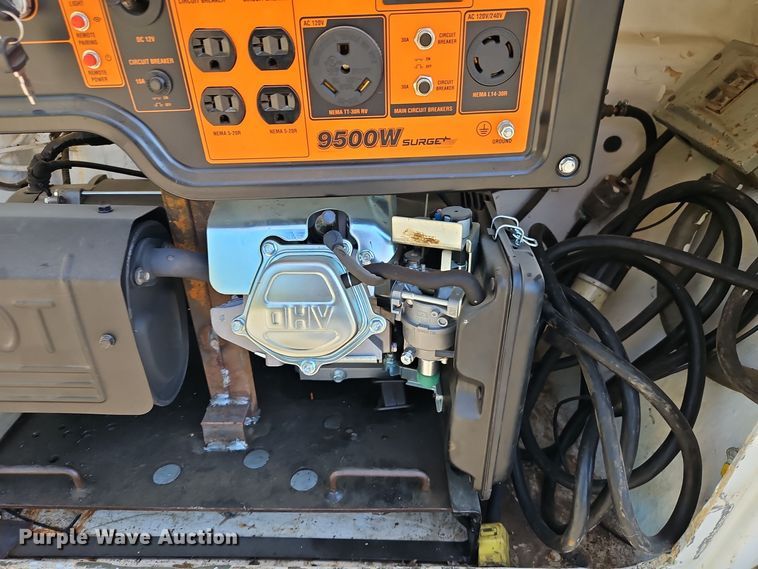 image for item EI8413 2006 Ford F750 Super Duty XLT wireline truck