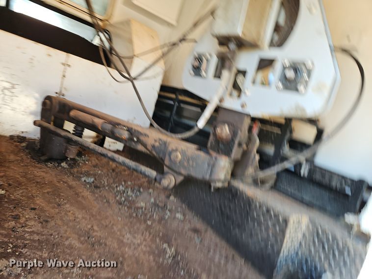 image for item EI8413 2006 Ford F750 Super Duty XLT wireline truck