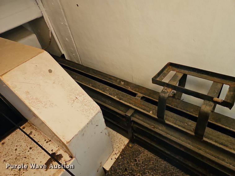 image for item EI8413 2006 Ford F750 Super Duty XLT wireline truck