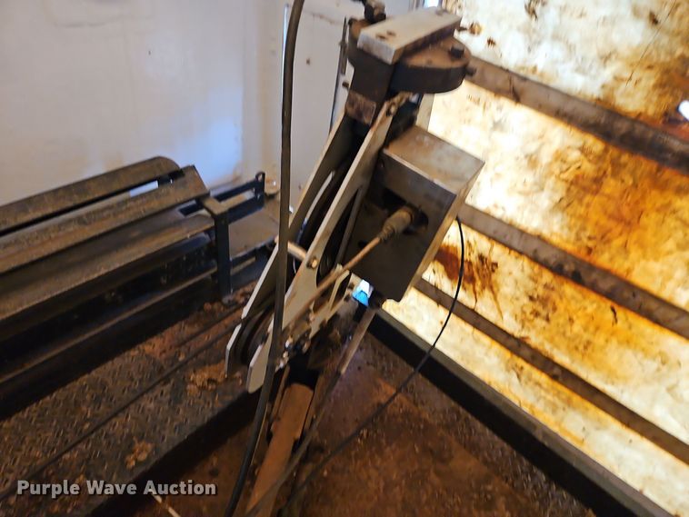 image for item EI8413 2006 Ford F750 Super Duty XLT wireline truck