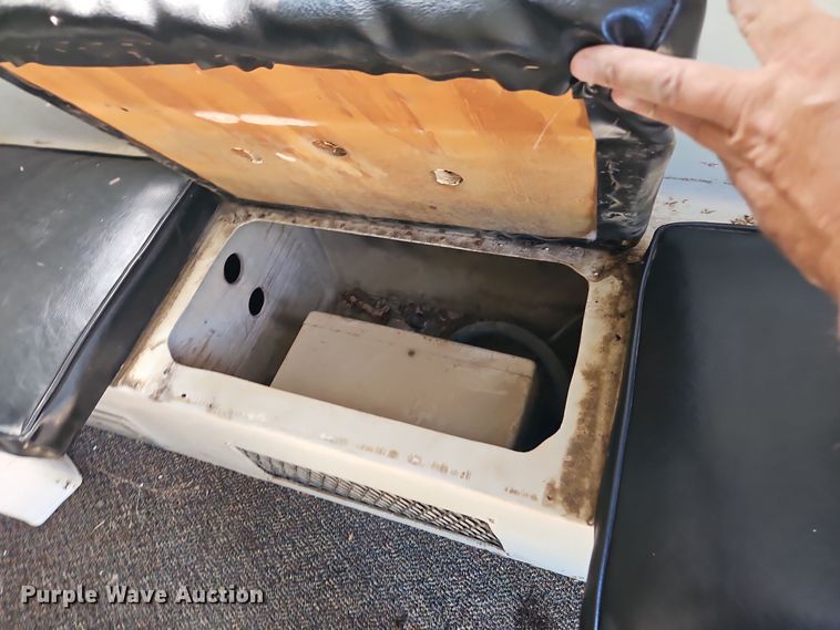 image for item EI8413 2006 Ford F750 Super Duty XLT wireline truck