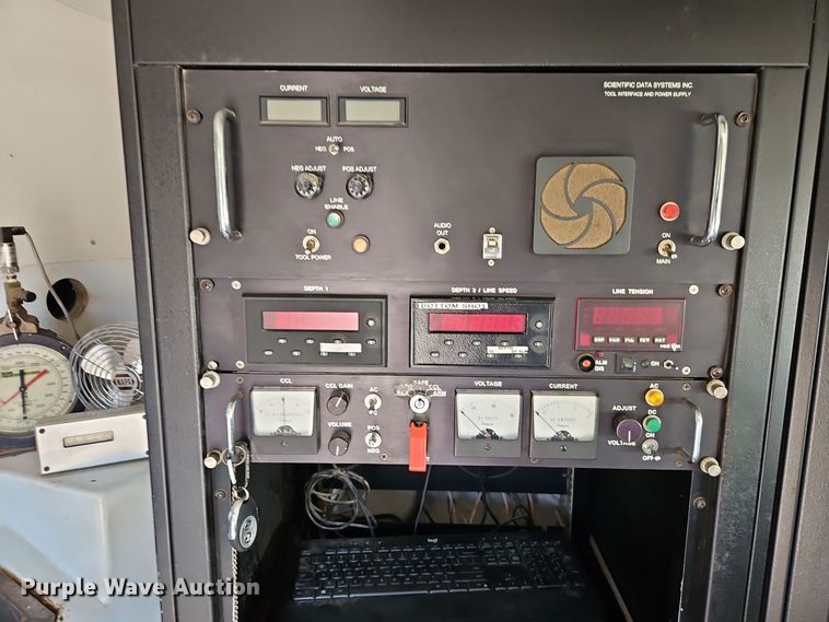 image for item EI8413 2006 Ford F750 Super Duty XLT wireline truck