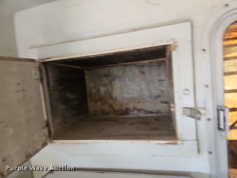 image for item EI8413 2006 Ford F750 Super Duty XLT wireline truck