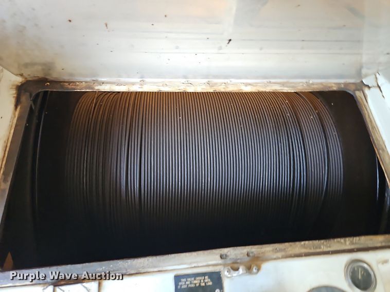 image for item EI8413 2006 Ford F750 Super Duty XLT wireline truck