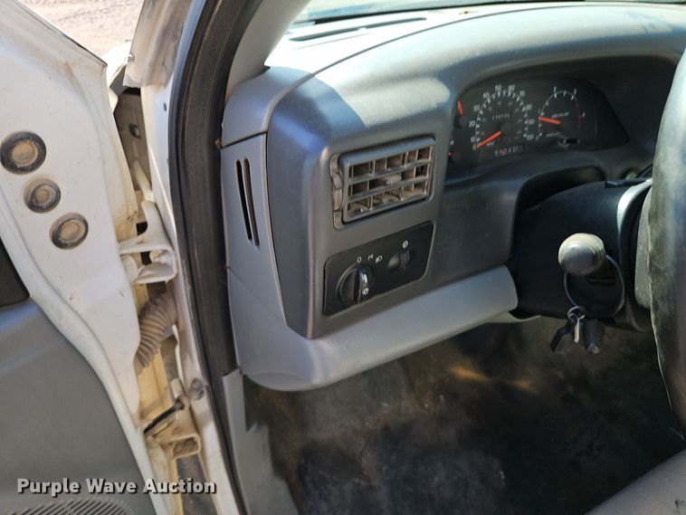 image for item EI8413 2006 Ford F750 Super Duty XLT wireline truck