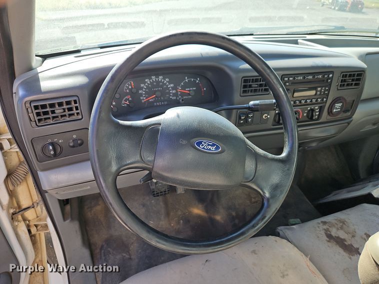 image for item EI8413 2006 Ford F750 Super Duty XLT wireline truck