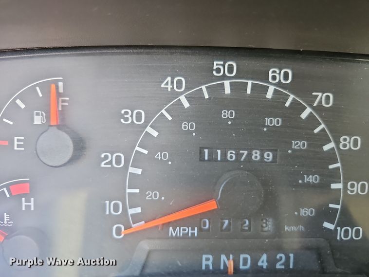 image for item EI8413 2006 Ford F750 Super Duty XLT wireline truck