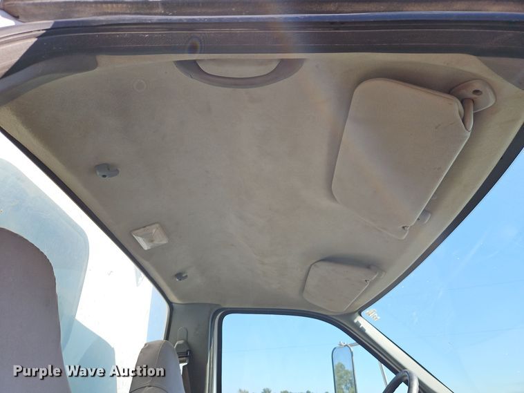 image for item EI8413 2006 Ford F750 Super Duty XLT wireline truck