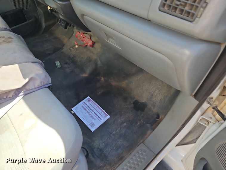 image for item EI8413 2006 Ford F750 Super Duty XLT wireline truck