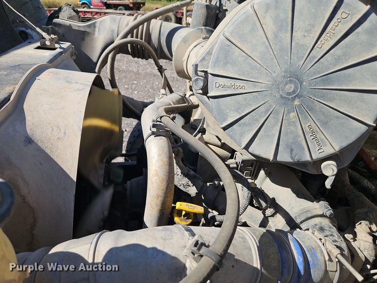 image for item EI8413 2006 Ford F750 Super Duty XLT wireline truck